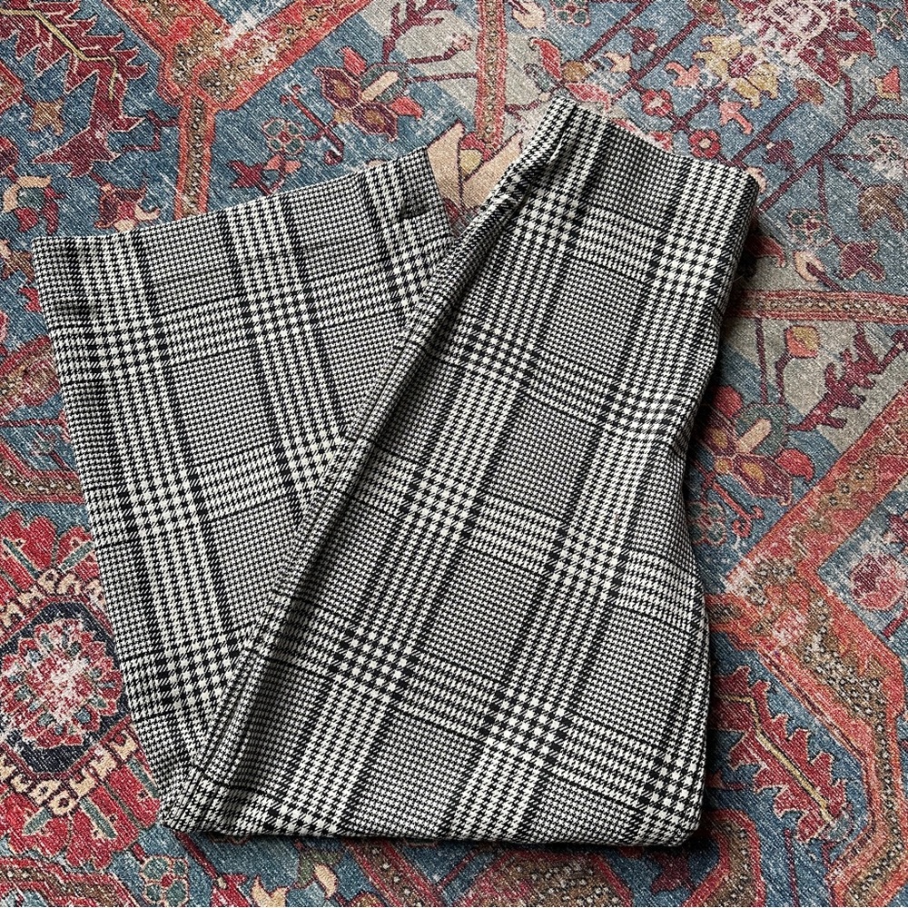 H&M wide leg cropped herringbone plaid pants | stretch pull on slacks | size XS